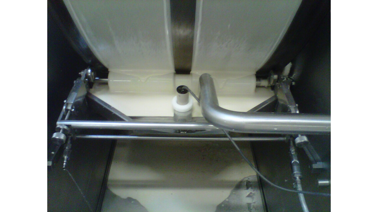 Automatic spreading of the batter