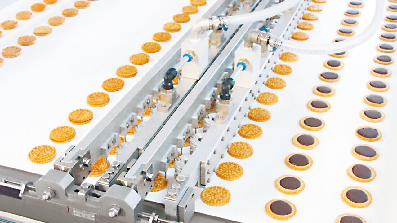 Sollcofill® - Filling of biscuits with fat or soft candy material
