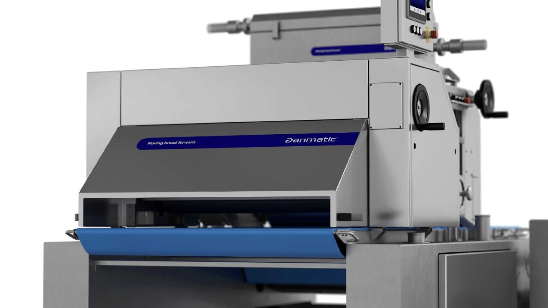Nahaufnahme einer industriellen Brotschneidemaschine von Danmatic mit blauem Förderband und digitalem Bedienfeld, die für die automatisierte Bäckereiproduktion entwickelt wurde.