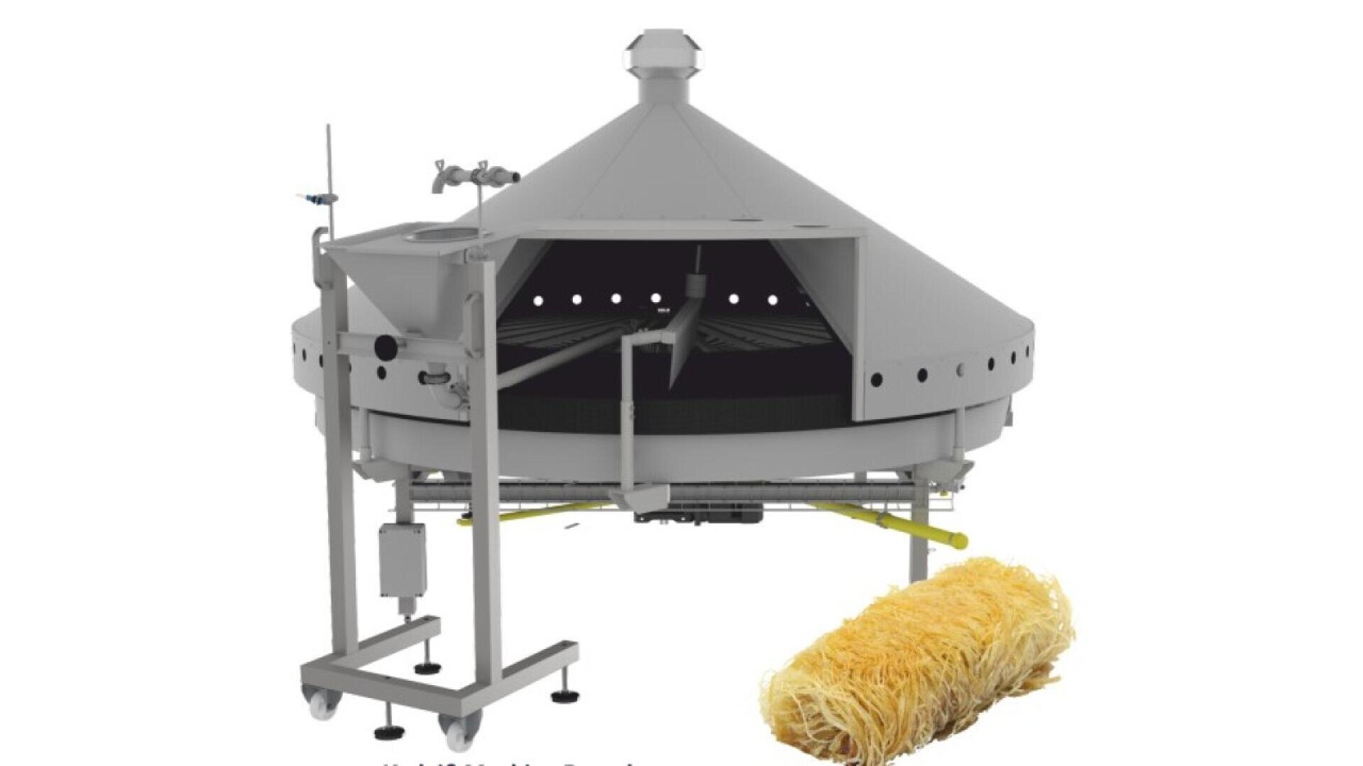 Eine große, industrielle, runde Nudelmaschine mit kegelförmiger Oberseite, die neben einem Bündel ungekochter Nudeln auf einem weißen Hintergrund steht.