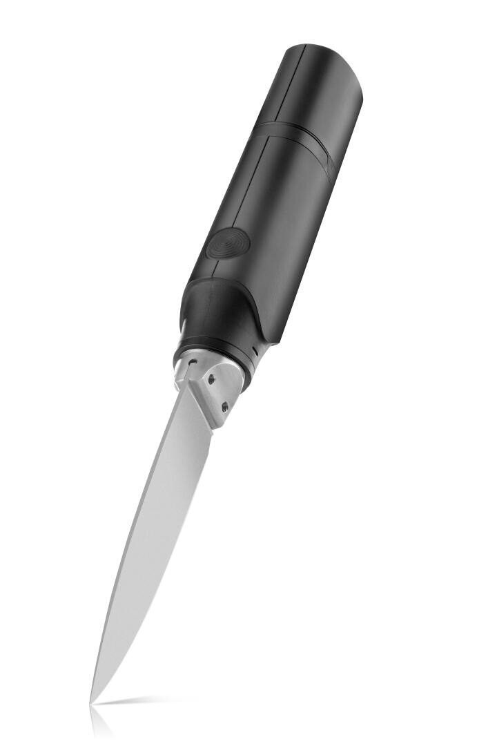 Ein klappbares Taschenmesser mit einem glatten schwarzen Griff und einer teilweise geöffneten silbernen Klinge, abgebildet auf weißem Hintergrund.