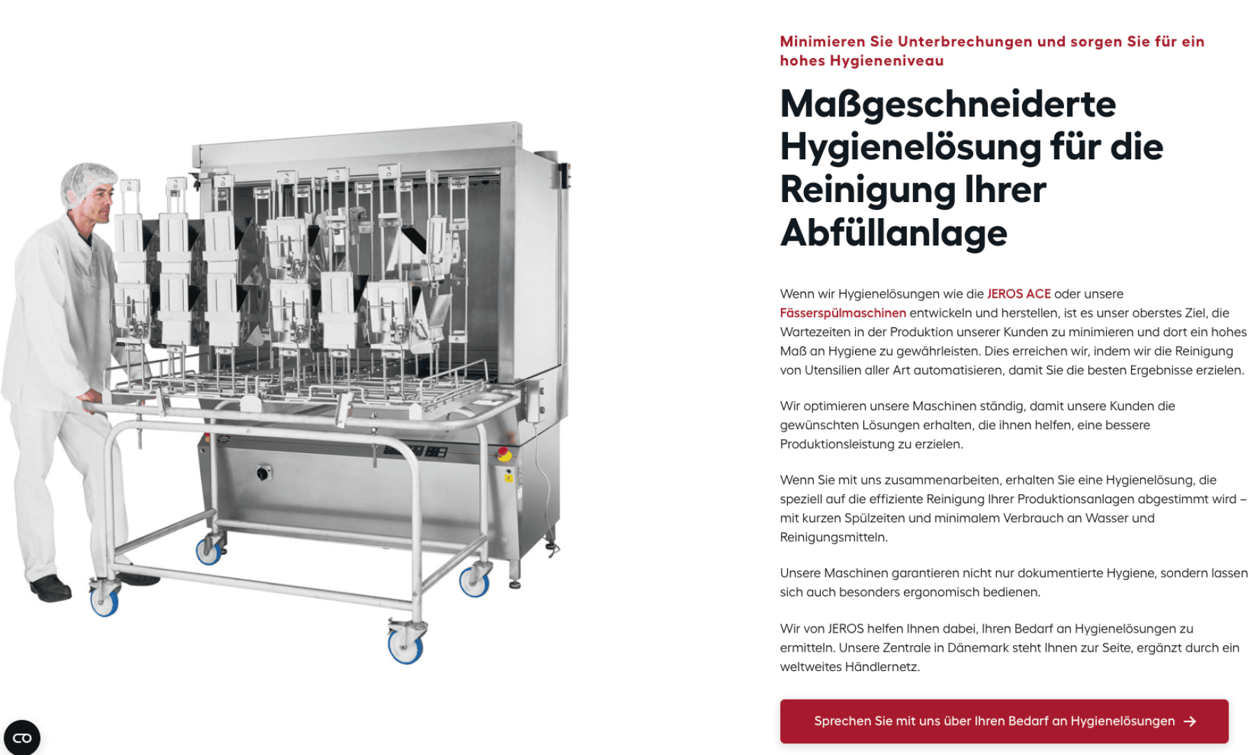 Ein Mann in einem weißen Laborkittel steht neben einer großen industriellen Reinigungsmaschine aus Edelstahl mit mehreren vertikalen Rohren und Düsen. Rechts erscheint ein rot-schwarzer deutscher Text über maßgeschneiderte Hygienelösungen.