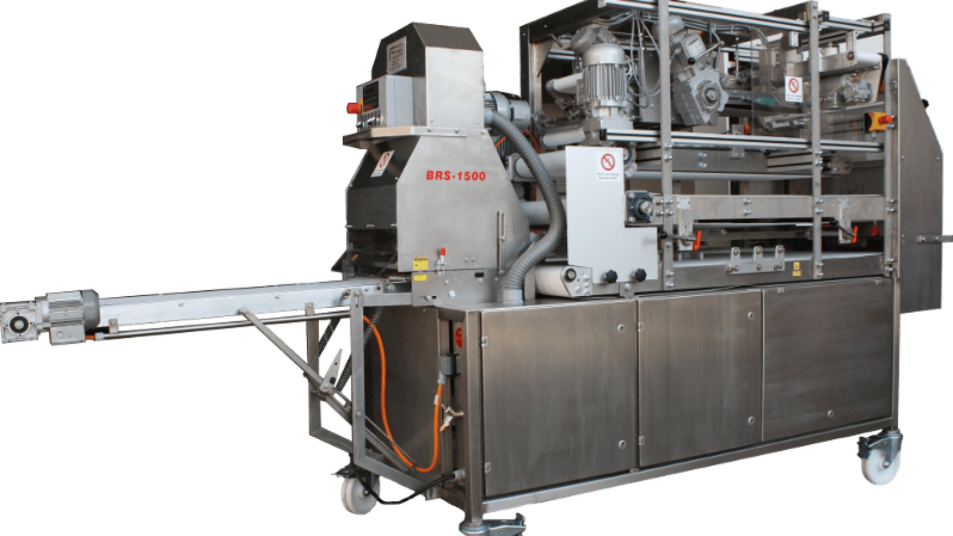 Eine große industrielle Lebensmittelverarbeitungsmaschine mit der Bezeichnung BRS-1500 aus rostfreiem Stahl mit verschiedenen Förderbändern, Motoren und Schalttafeln.