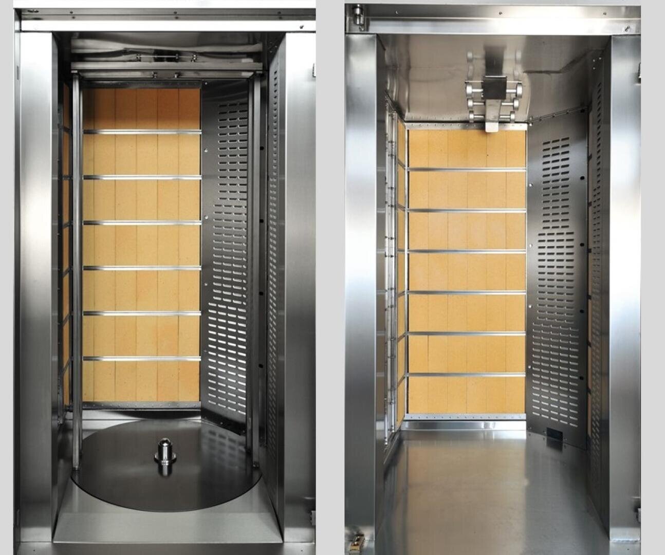 Nebeneinander liegende Bilder des Innenraums eines Industrieofens oder einer Rotisserie aus Edelstahl, jeweils mit vertikalen Heizplatten und einer perforierten Metallrückwand. Das linke Bild hat einen kreisförmigen Drehboden, während das rechte einen flachen Boden hat.