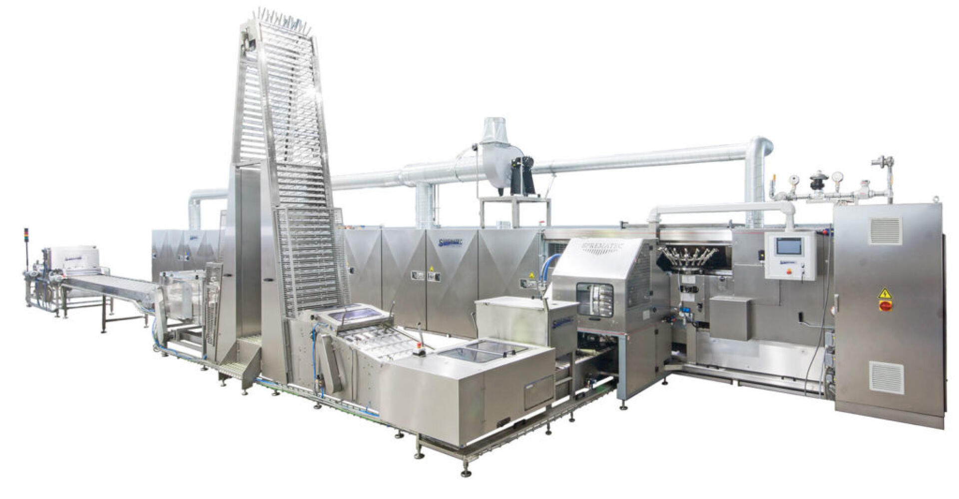 Eine große, industrielle Lebensmittelverarbeitungsmaschine aus Edelstahl mit Förderbändern, Schalttafeln und mehreren Fächern, die für die automatisierte Produktion in einer Fabrik verwendet wird.