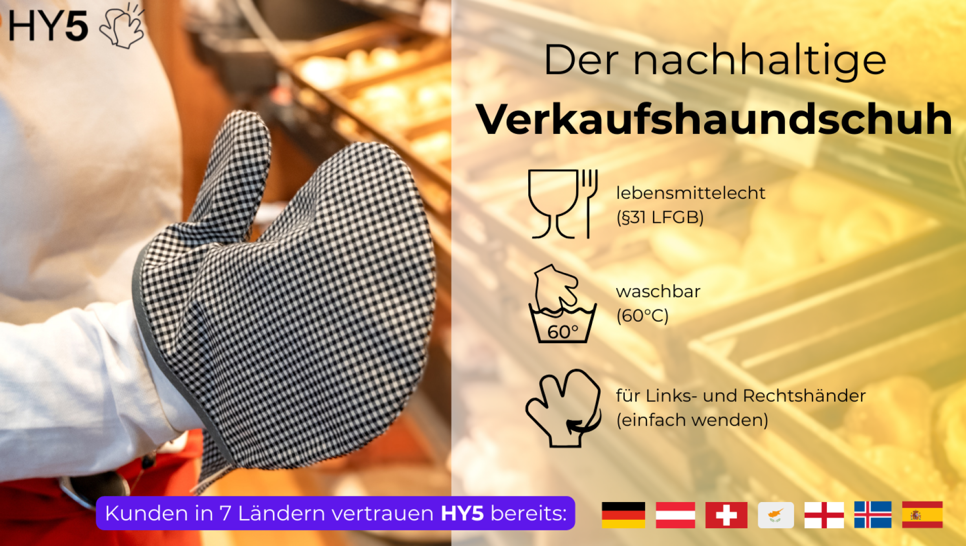 Eine Person, die einen schwarz-weiß karierten Topfhandschuh trägt, hält ein Backblech. Auf der rechten Seite hebt ein deutscher Text die Eigenschaften hervor: lebensmittelecht, waschbar bei 60 °C und für beide Hände geeignet. Auch Flaggen und Logos sind zu sehen.