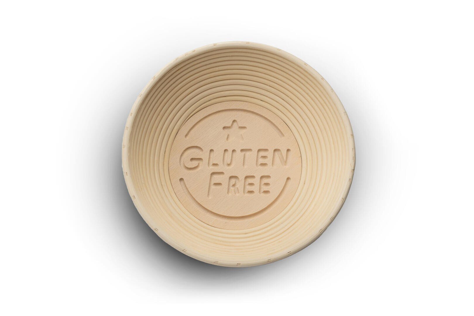 Eine runde, helle Schale mit der Aufschrift GLUTEN FREE und einem eingeprägten Pluszeichen auf dem Boden, von oben gesehen auf weißem Hintergrund.