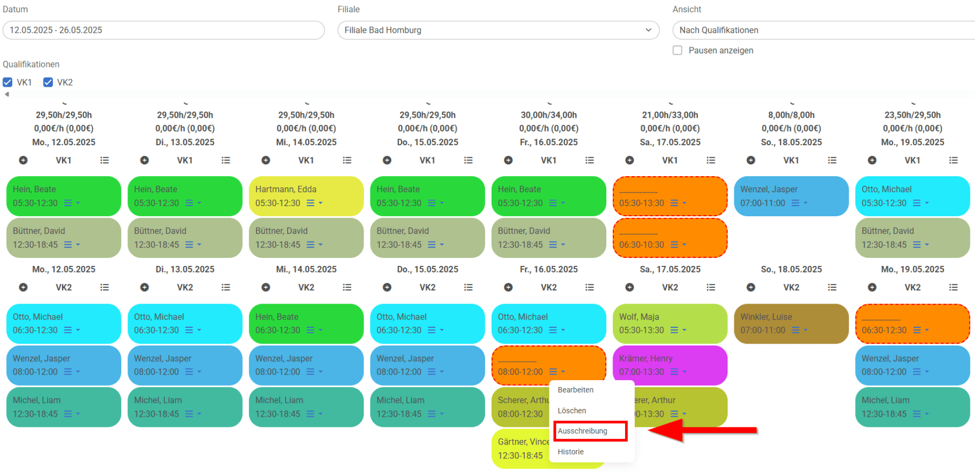 A digital schedule shows employee shifts by colored blocks on a calendar grid. A dropdown menu with options, including Ausschreibung, is open, highlighted by a red arrow. The interface is in German.
