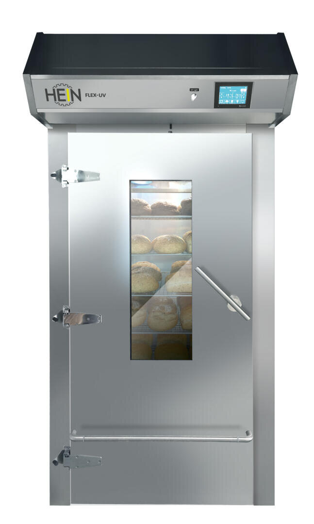 Ein kommerzieller Brotgärschrank aus Edelstahl mit einer verglasten Tür, in der die Teigschalen zu sehen sind, und einem digitalen Bedienfeld oben rechts.