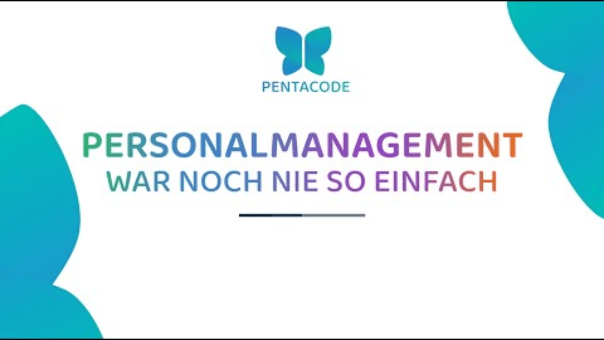Logo mit einem blauen Schmetterling und dem Text PENTACODE. Darunter steht der Text: PERSONALMANAGEMENT WAR NOCH NIE SO EINFACH in Farbverläufen, was auf Deutsch bedeutet: Personalmanagement war noch nie so einfach.