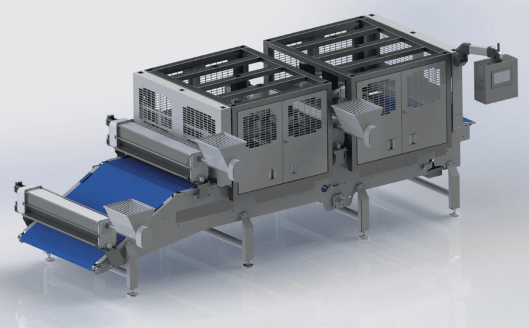 Eine große Industriemaschine mit Metallrahmen, Gitterplatten, Förderbändern und einem Bedienfeld, die für die automatisierte Verarbeitung oder Verpackung in einer Fertigungsumgebung konzipiert ist.