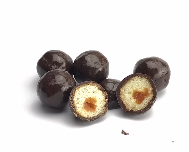 cakepop-wiht-filling-coated-chocolate-1