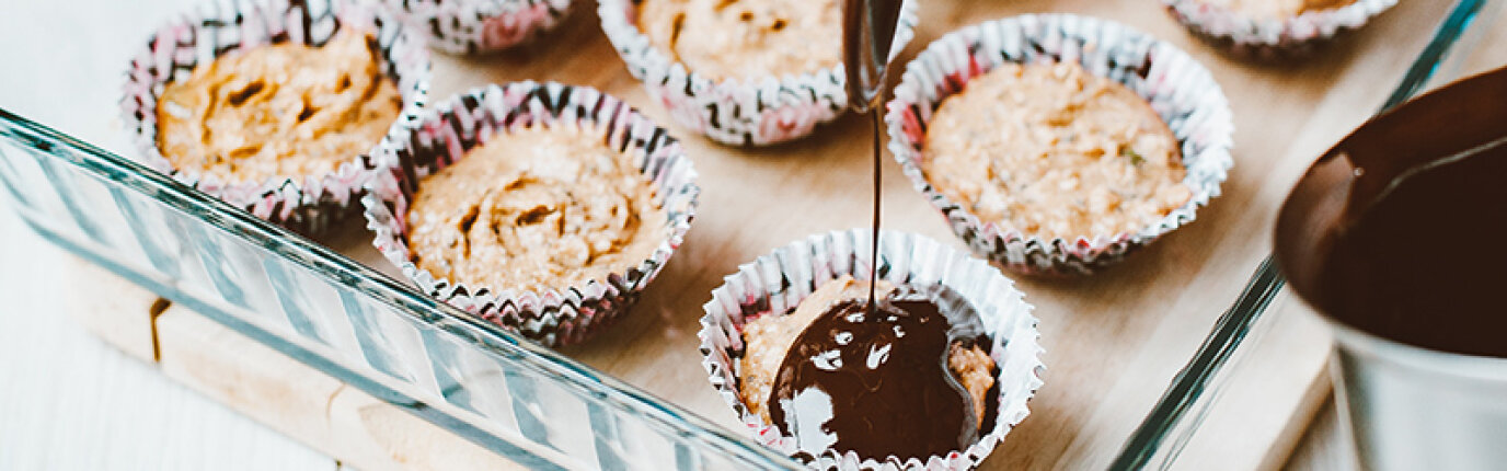 Cupcakes with chocolate decorations.jpg (0.2 MB)