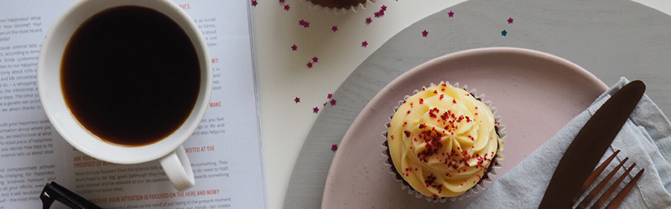 Coffee and a cupcake.jpg (0.1 MB)